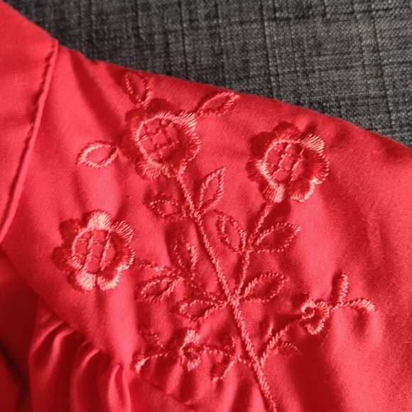 Vintage Dominique Cherry Red Embroidered Floral Blouse 1980s Cap Sleeve Top - Picture 6 of 6